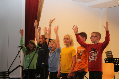 Chorformation MKG Young Voices (erster Auftritt) Foto: Marlies Grüter Chorformation MKG Young Voices (erster Auftritt) Foto: Marlies Grüter