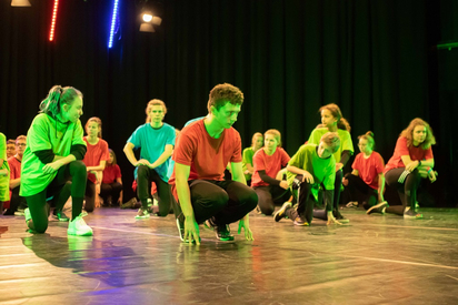 Volle Konzentration gefordert! Hier MKG-Schüler Jonas Lorenz. Foto: Oliver Berg, Theater Münster Volle Konzentration gefordert! Hier MKG-Schüler Jonas Lorenz. Foto: Oliver Berg, Theater Münster