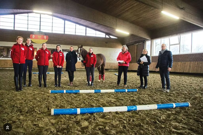 Die neue Zusammenarbeit zwischen dem Reitverein St. Georg und der Gesamtschule erfreut alle Beteiligten und kann nun bereits die ersten Früchte ernten. Foto: Luca Pals 