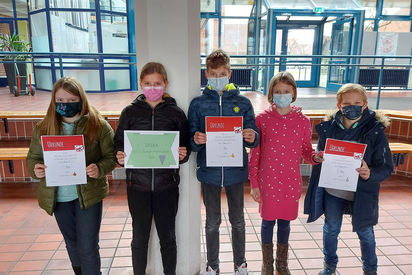 Die Klassensprecher der Siegerklassen Die Klassensprecher der Siegerklassen