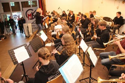 Klasse 10d (letzter Auftritt) Foto: Marlies Grüter Klasse 10d (letzter Auftritt) Foto: Marlies Grüter